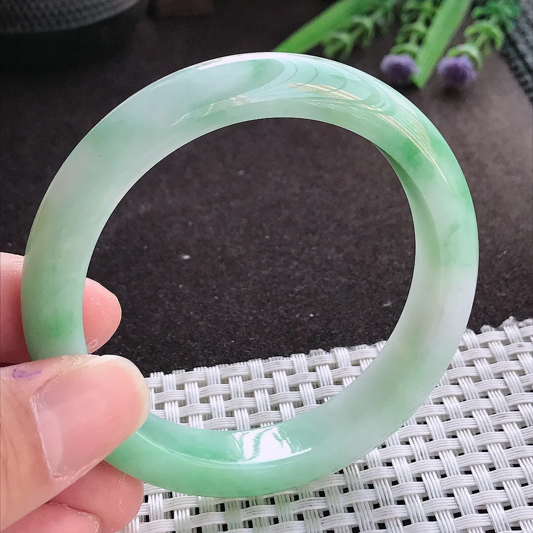 实拍翡翠A货56/12.3/8.4老坑冰润飘绿手镯翡翠玉镯女款百搭