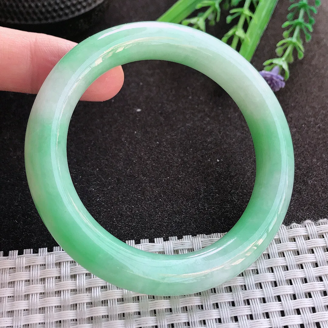 实拍翡翠A货54.5/11.2/10.3老坑油润果绿色圆条手镯翡翠玉镯女款百搭