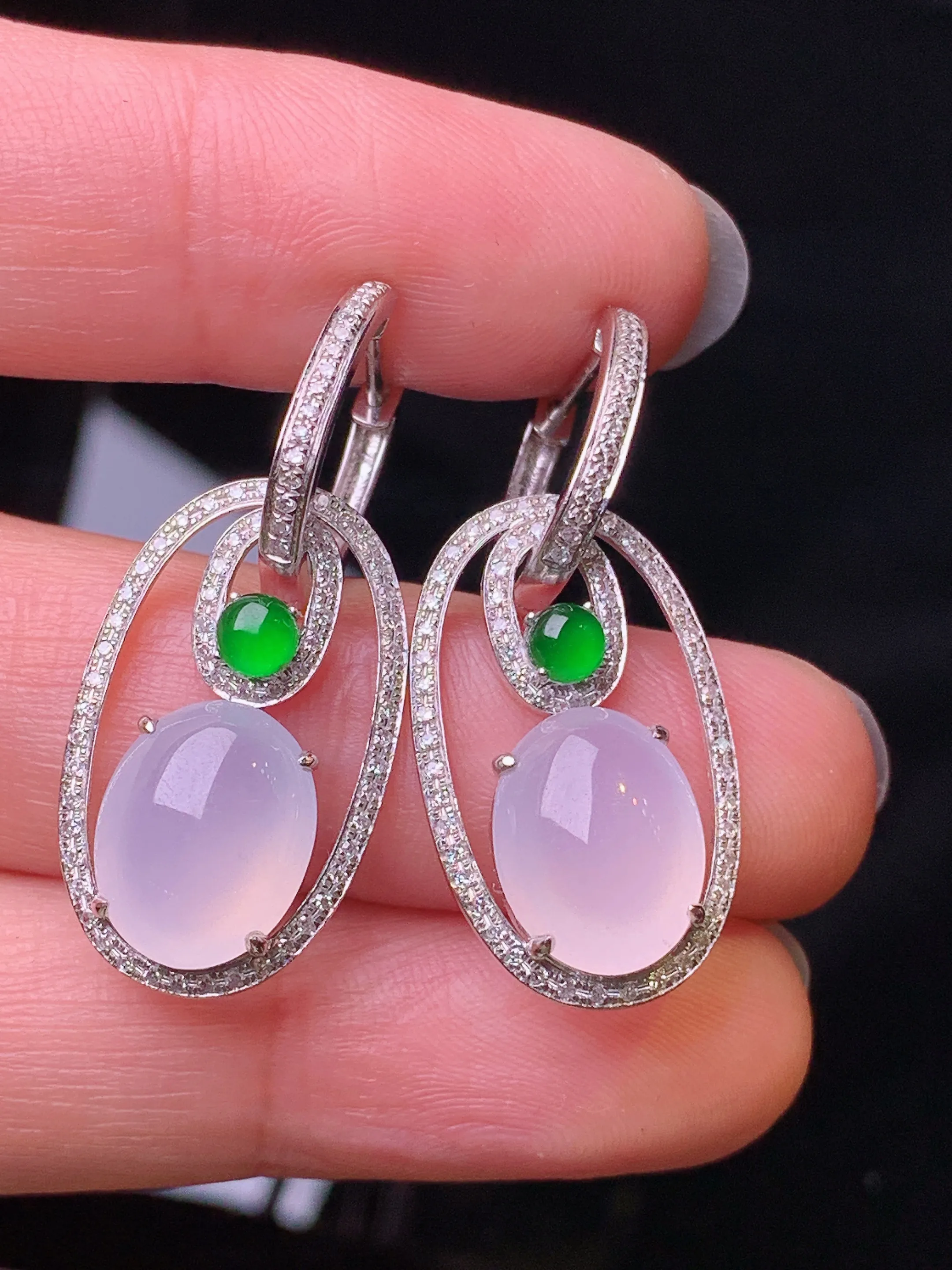 18k金钻镶嵌冰种蛋面耳坠吊坠两用款 玉质细腻 色泽艳丽清新 整体尺寸22.2*13.6*5.2