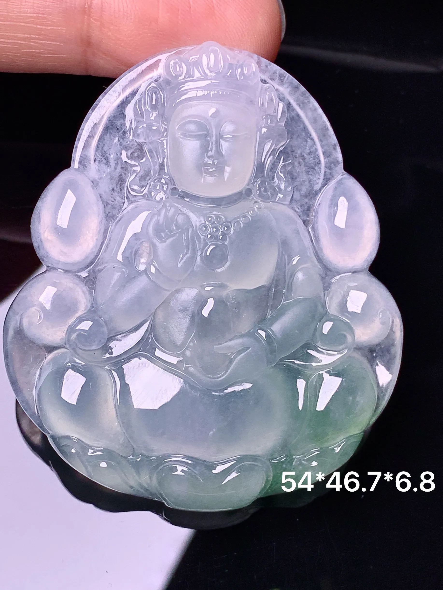 冰种飘绿观音菩萨吊坠 玉质细腻 色泽艳丽清新 整体尺寸54*46.7*6.8