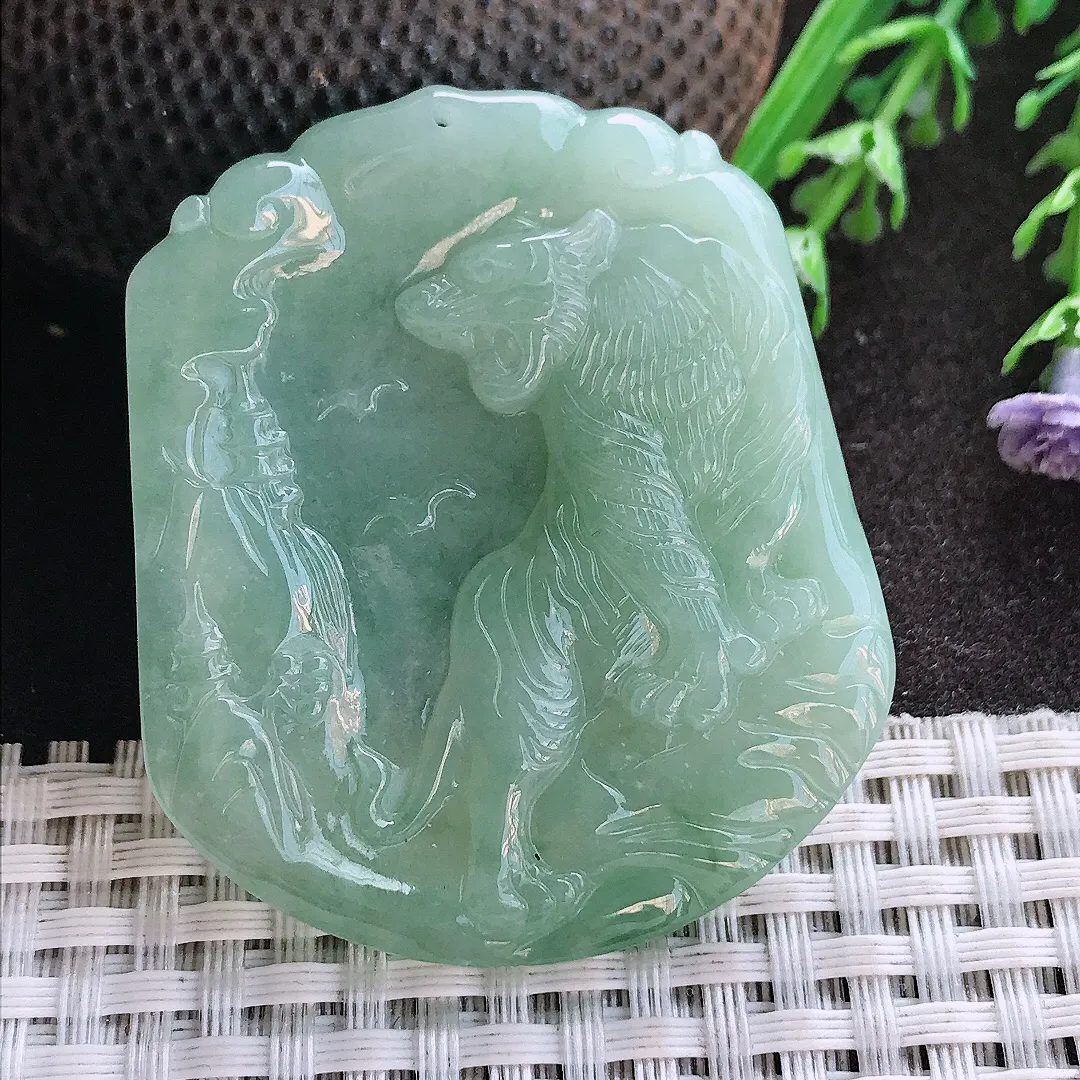 实拍A货翡翠51.2/43.6/5.5老坑冰胶水灵冰晴绿上山虎虎牌吊坠翡翠挂件