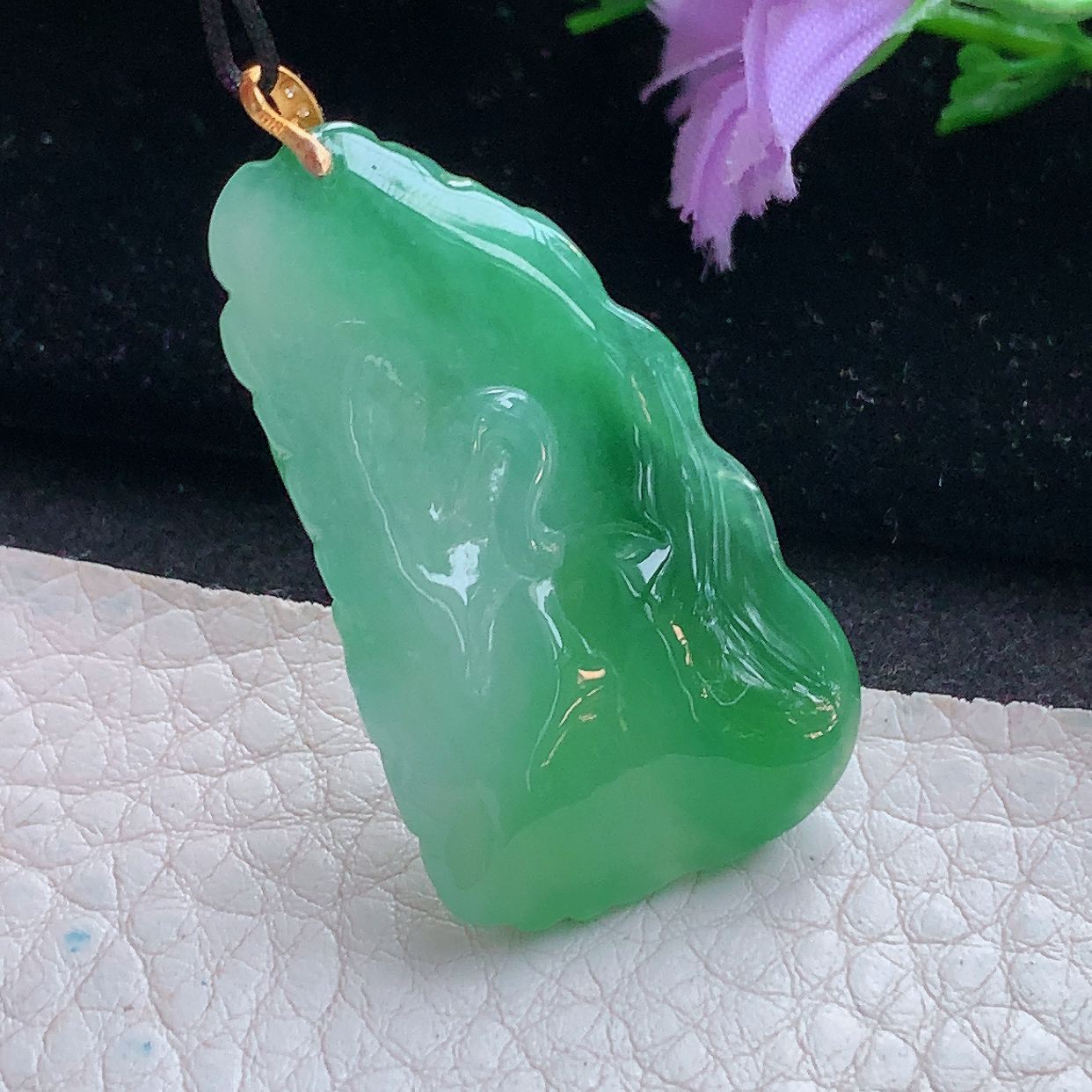 lz实拍39*22*7缅甸翡翠精雕冰绿莲年有鱼吊坠 荷叶鱼玉坠