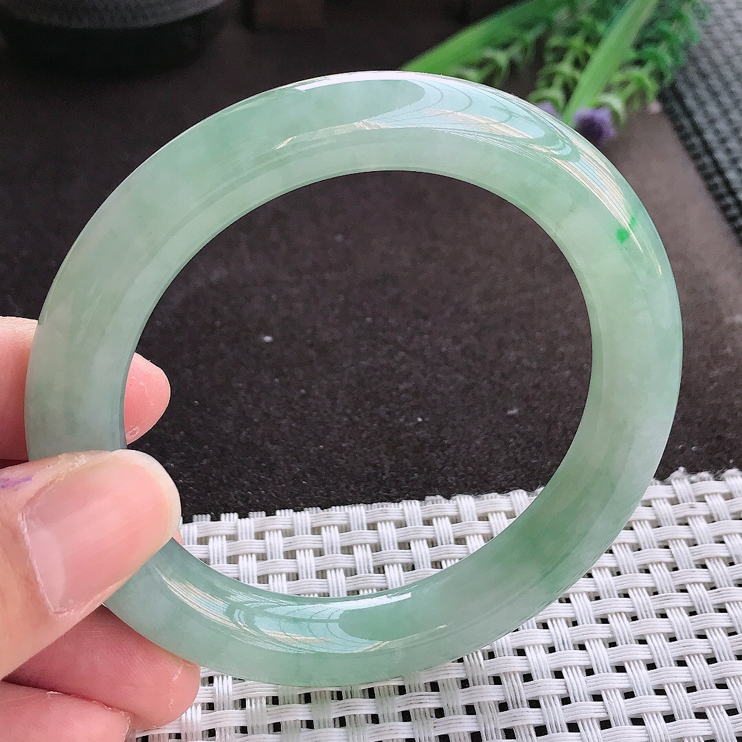 实拍翡翠A货57.5/11老坑冰润起胶冰晴飘绿圆条手镯翡翠玉镯女款百搭