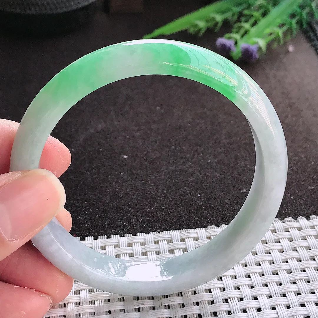 实拍翡翠A货58/11.7/7.5老坑精美飘阳绿手镯宽边玉镯女款百搭