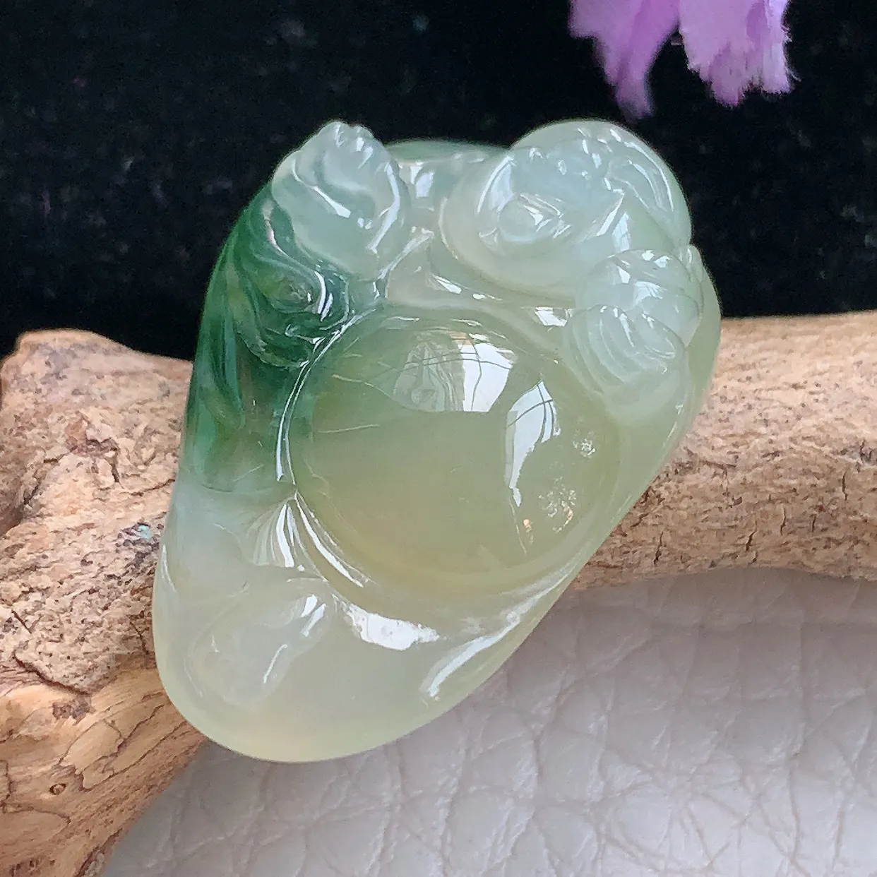 lz实拍29.2*19.6*7.5缅甸翡翠巧雕黄翡逍遥佛公吊坠 站佛布袋佛玉坠