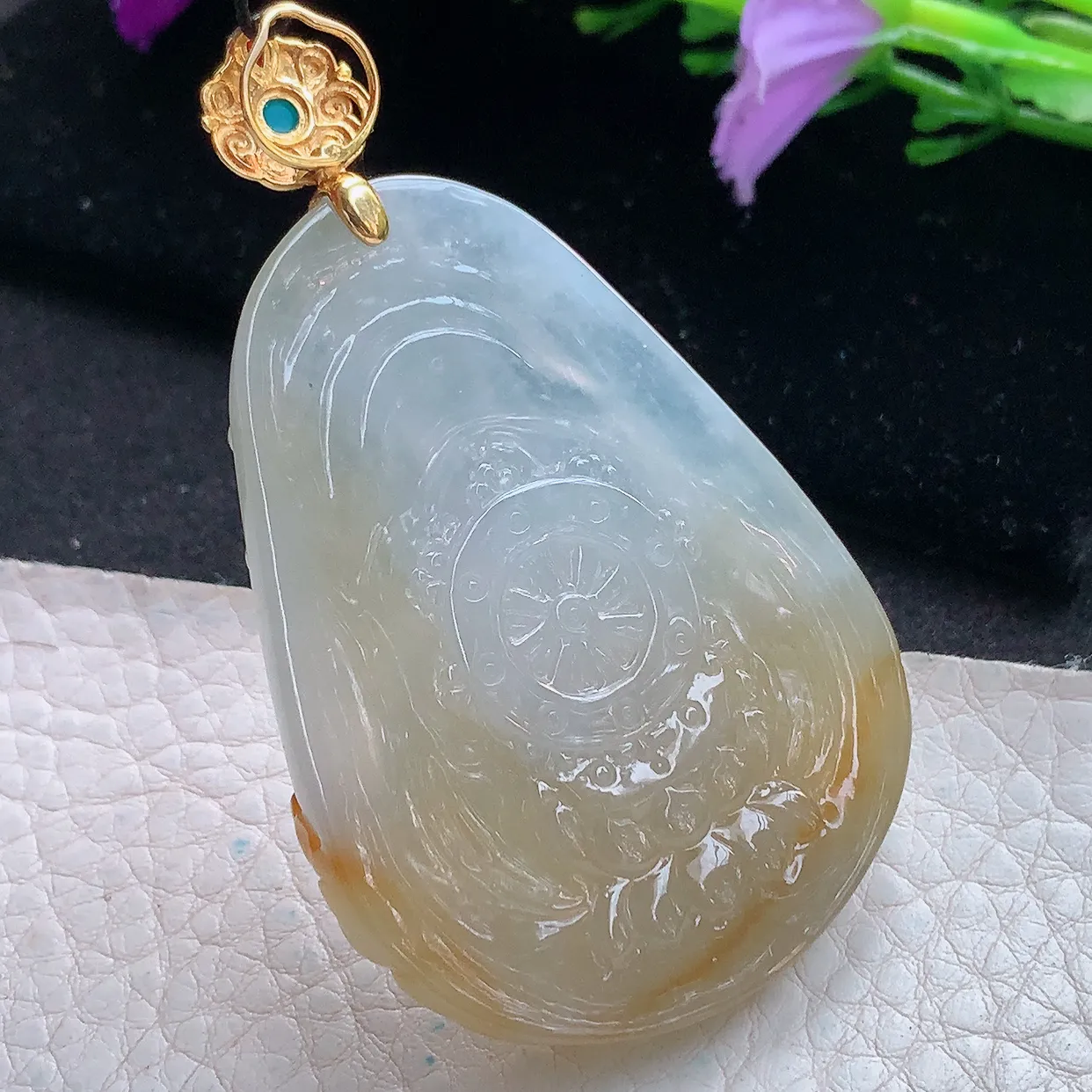 yl实拍裸石54.5*41*9缅甸翡翠精雕冰黄翡大势至观音菩萨吊坠 生肖守护神，18k金扣头