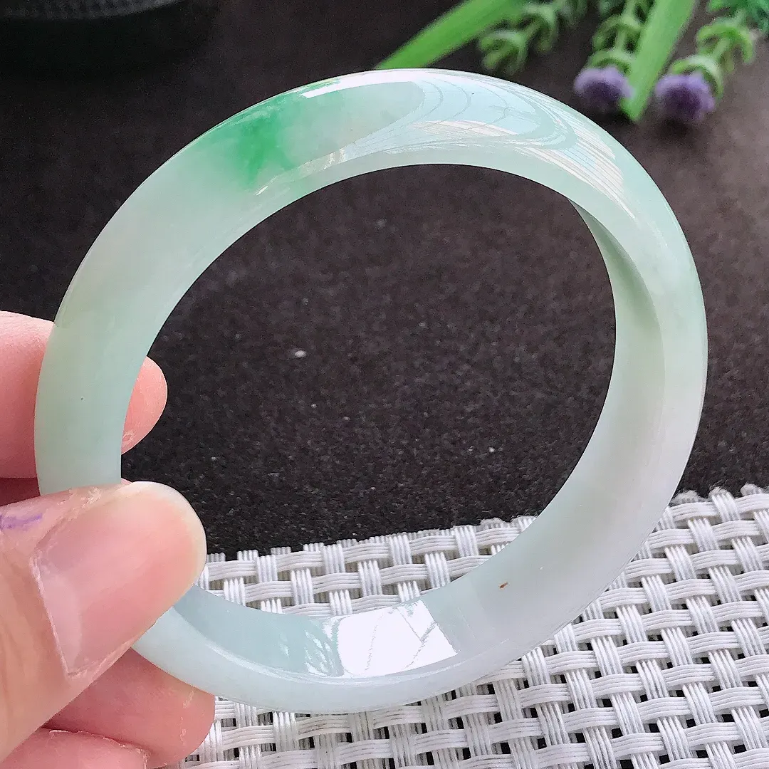 实拍翡翠A货57/13/7.2老坑秀气冰润飘绿手镯翡翠玉镯女款百搭