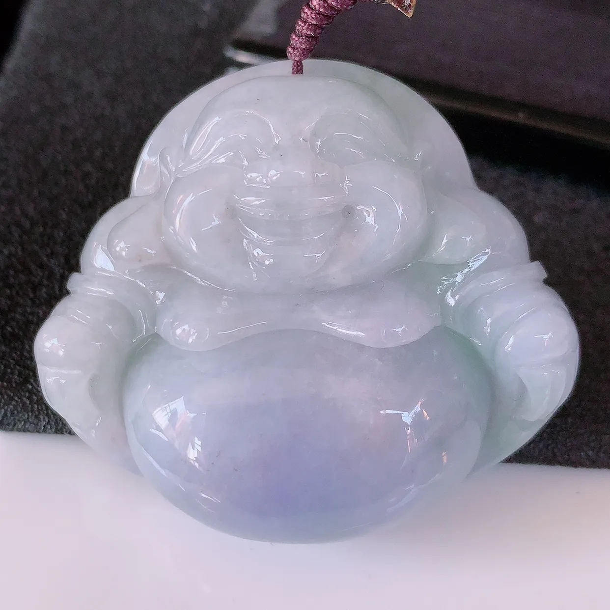 自然光实拍，大件厚装冰润紫罗兰翡翠佛公吊坠，开心笑佛，种老水足，颜色漂亮，立体饱满圆润，佩戴效果赞#
