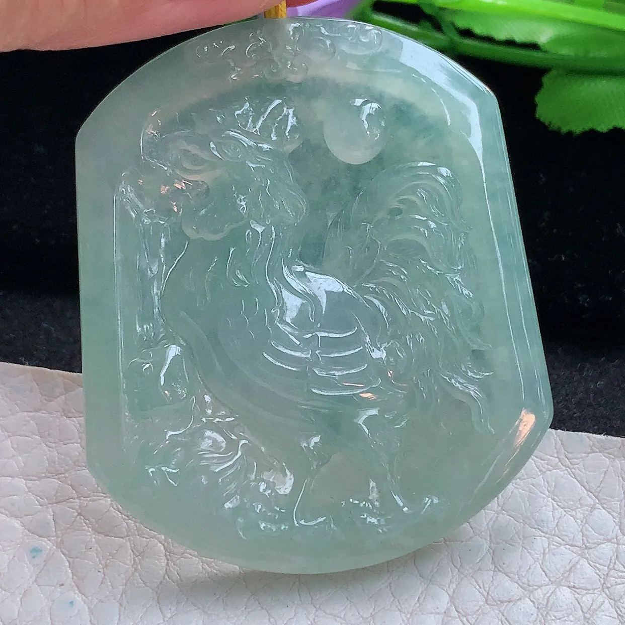 Ktj实拍50*42.6*6.3缅甸翡翠精雕冰透水绿生肖金鸡吊坠 生肖守护神