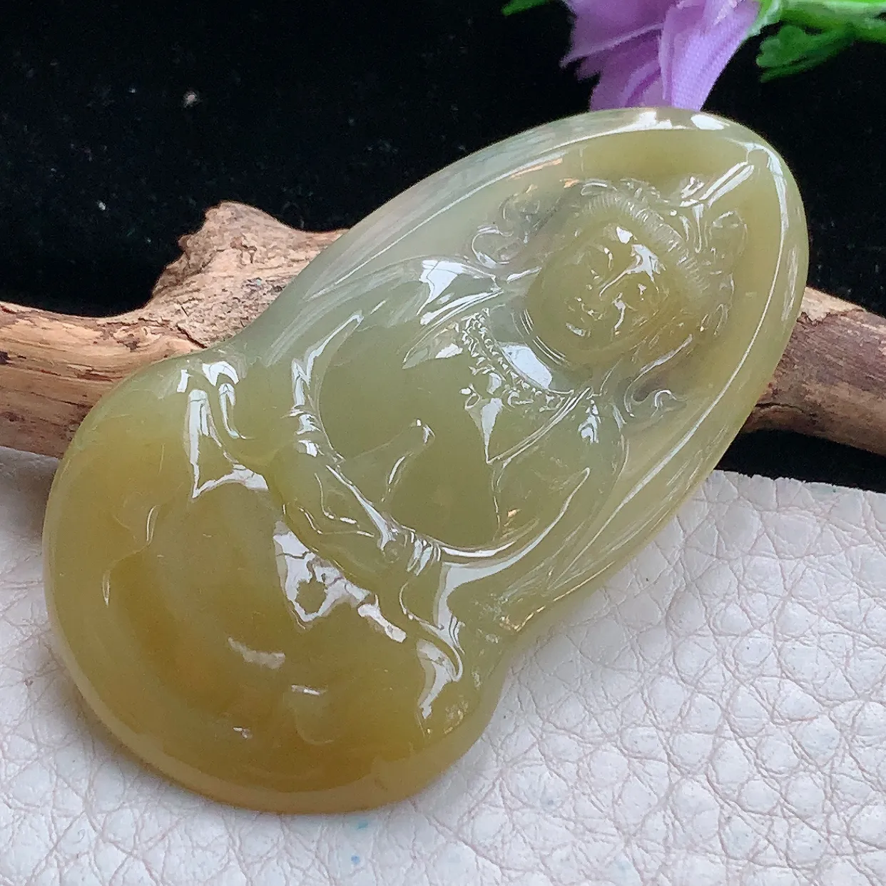 lz实拍61*33.8*6缅甸翡翠精雕黄翡观音坠 观音菩萨玉挂件