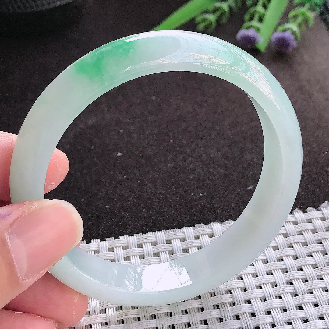 实拍翡翠A货57/13/7.2老坑秀气冰润飘绿手镯翡翠玉镯女款百搭