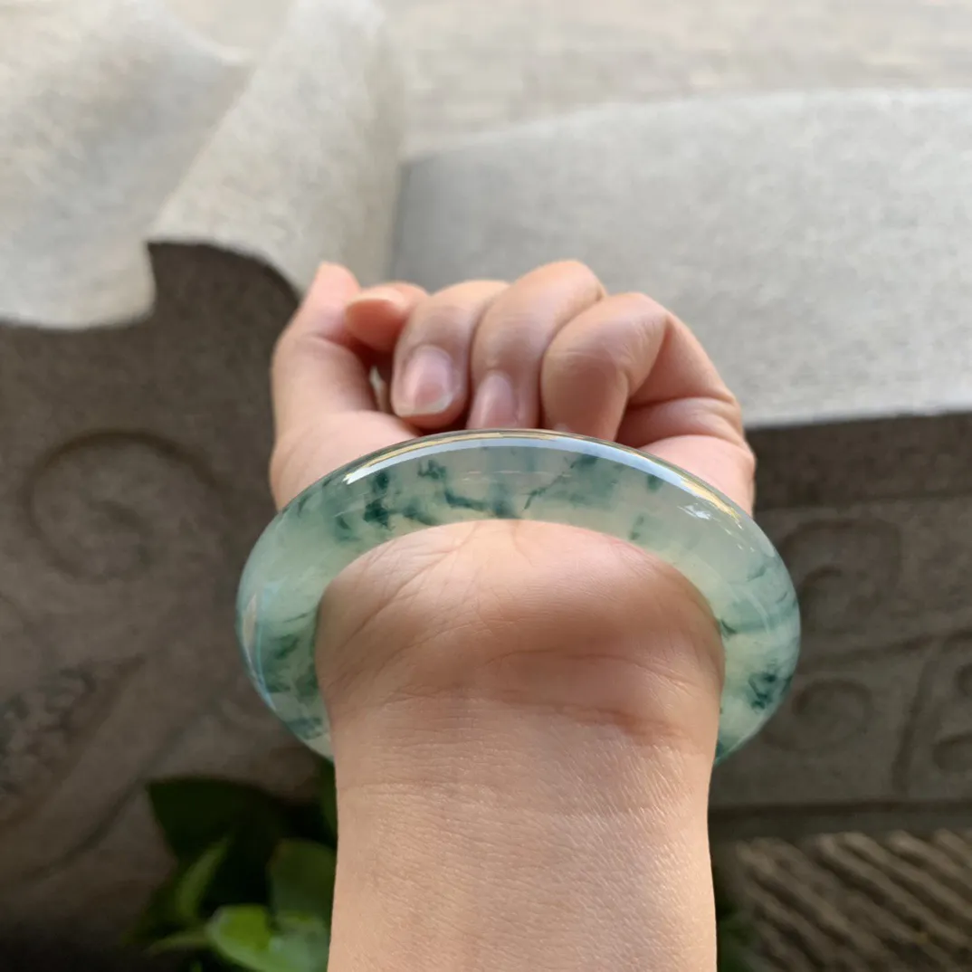 圈口  55.8-10.7【高冰飘花圆条手镯】圆条55 56可戴