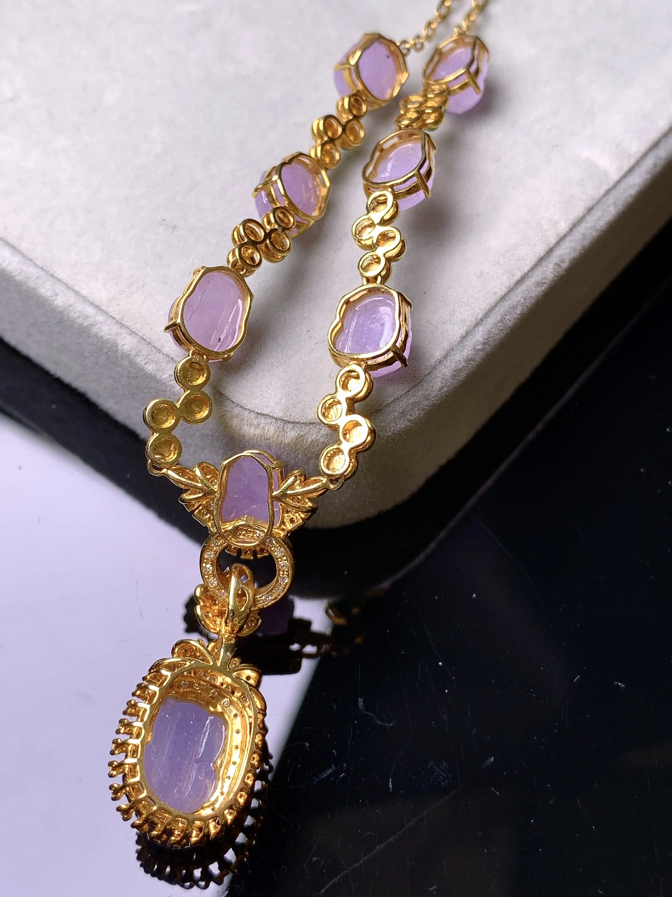 18k金钻镶嵌紫罗兰貔貅多用吊坠项链 玉质细腻 色泽艳丽清新 整体尺寸23.5*11.8*8.3