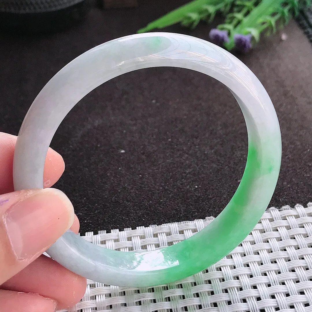 实拍翡翠A货58/11.7/7.5老坑精美飘阳绿手镯宽边玉镯女款百搭