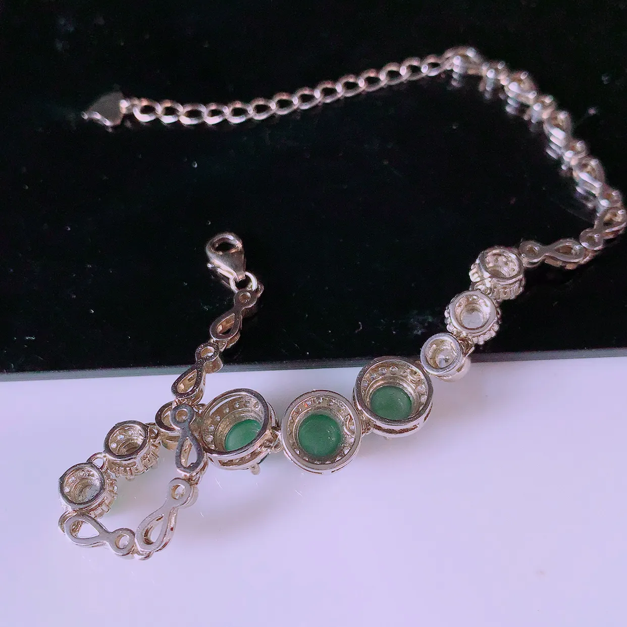 冰透满绿翡翠925银镶嵌手链，自然光实拍，翠色灵动，颜色漂亮，种老水足，品相佳，佩戴佳品！#97.10整体8*8*6.5裸石5*5