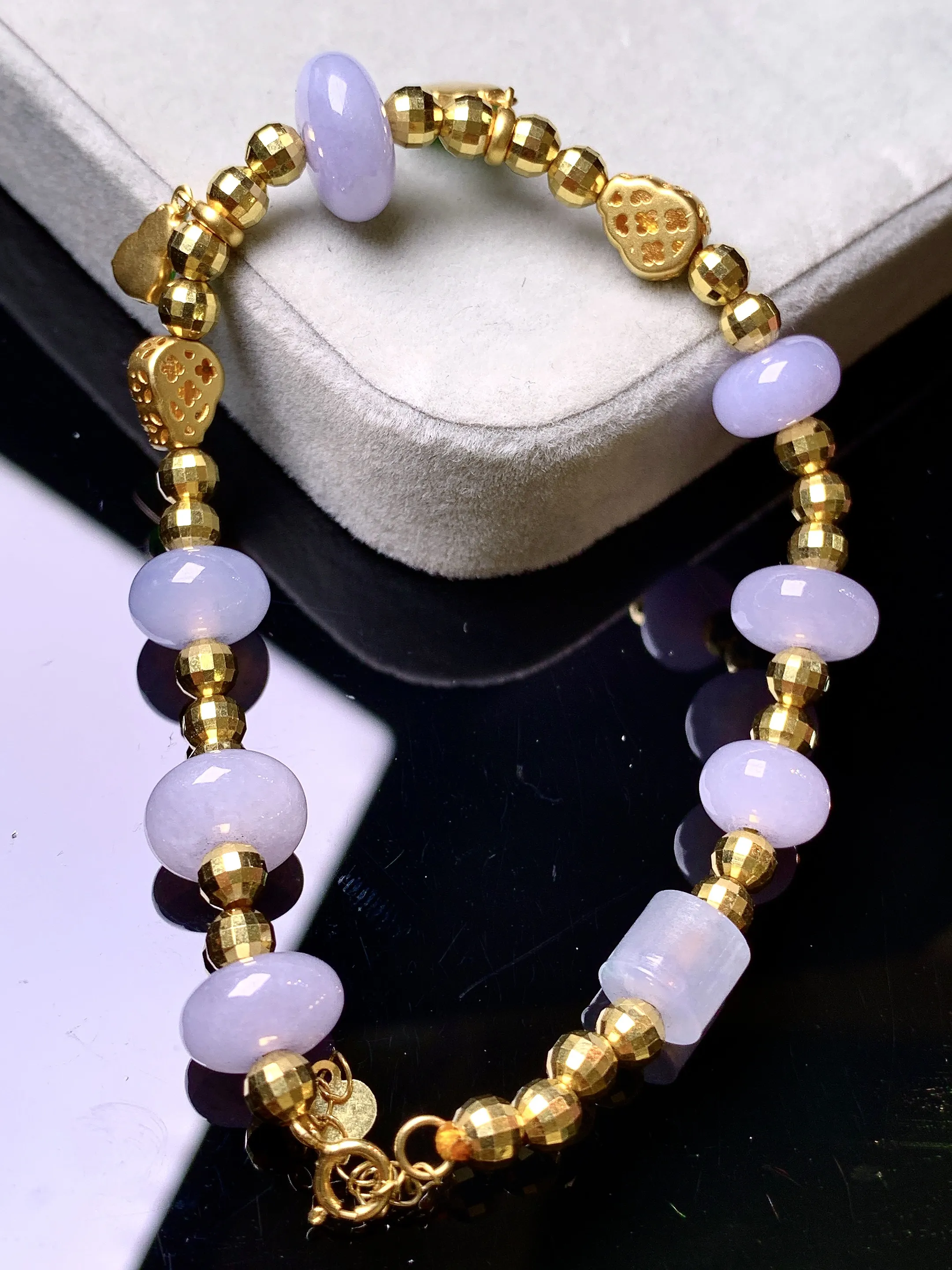 18k金钻镶嵌紫罗兰算盘珠搭配满绿葫芦手链 玉质细腻 色泽艳丽清新 整体尺寸10.5*5.5