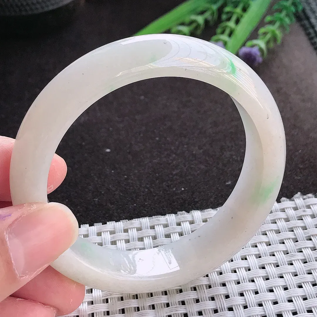 实拍翡翠A货55.5/14.2/8.3老坑精美温润飘绿手镯翡翠玉镯女款百搭