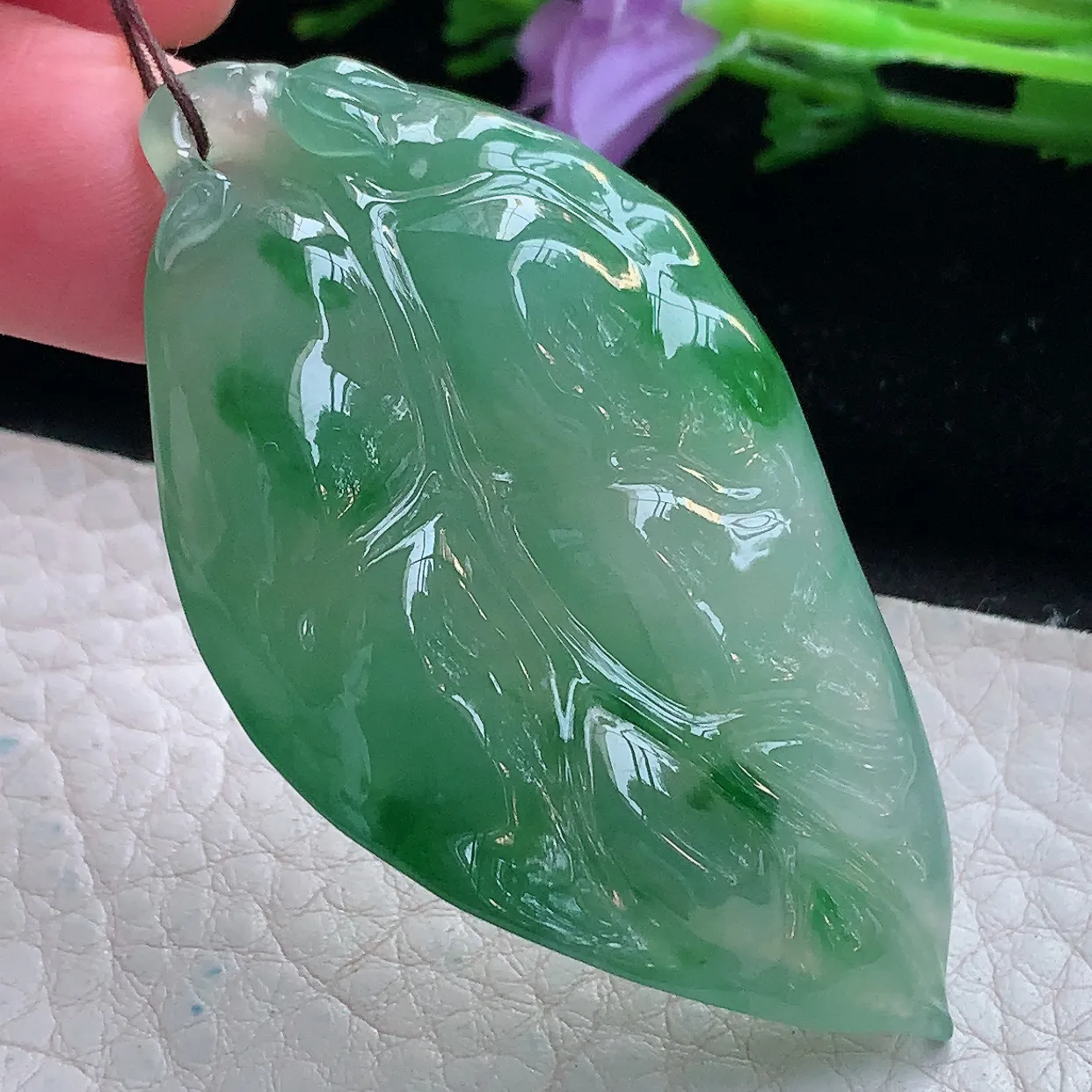 lz实拍60*32.2*10.8缅甸翡翠精雕金枝玉叶吊坠 家大业大项坠