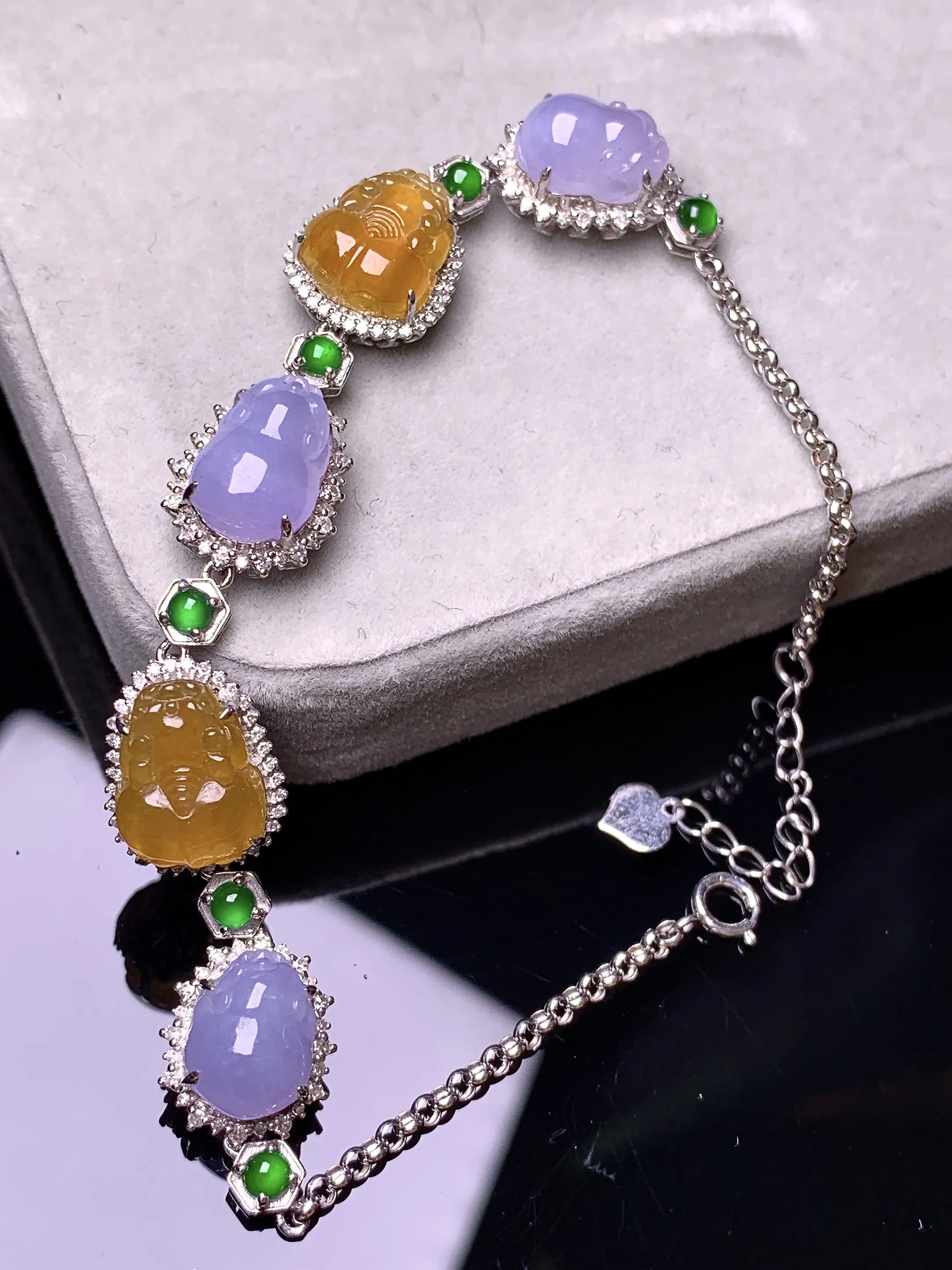 18k金钻镶嵌紫黄翡貔貅手链 玉质细腻 色泽艳丽清新 整体尺寸10*8.8*3