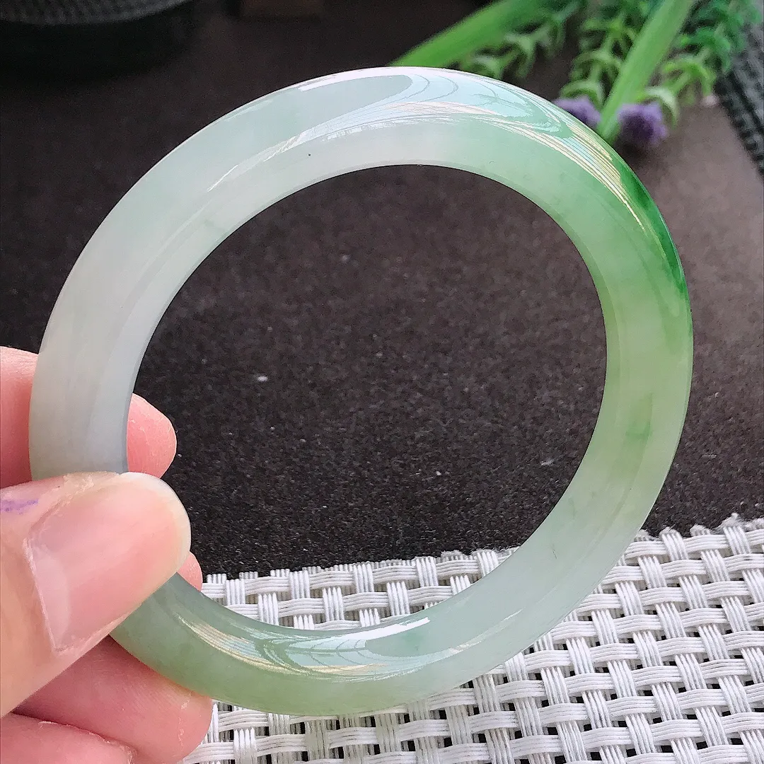 实拍翡翠A货56/9.3/9.7老坑冰胶水灵特色黄加绿圆条手镯翡翠玉镯女款百搭