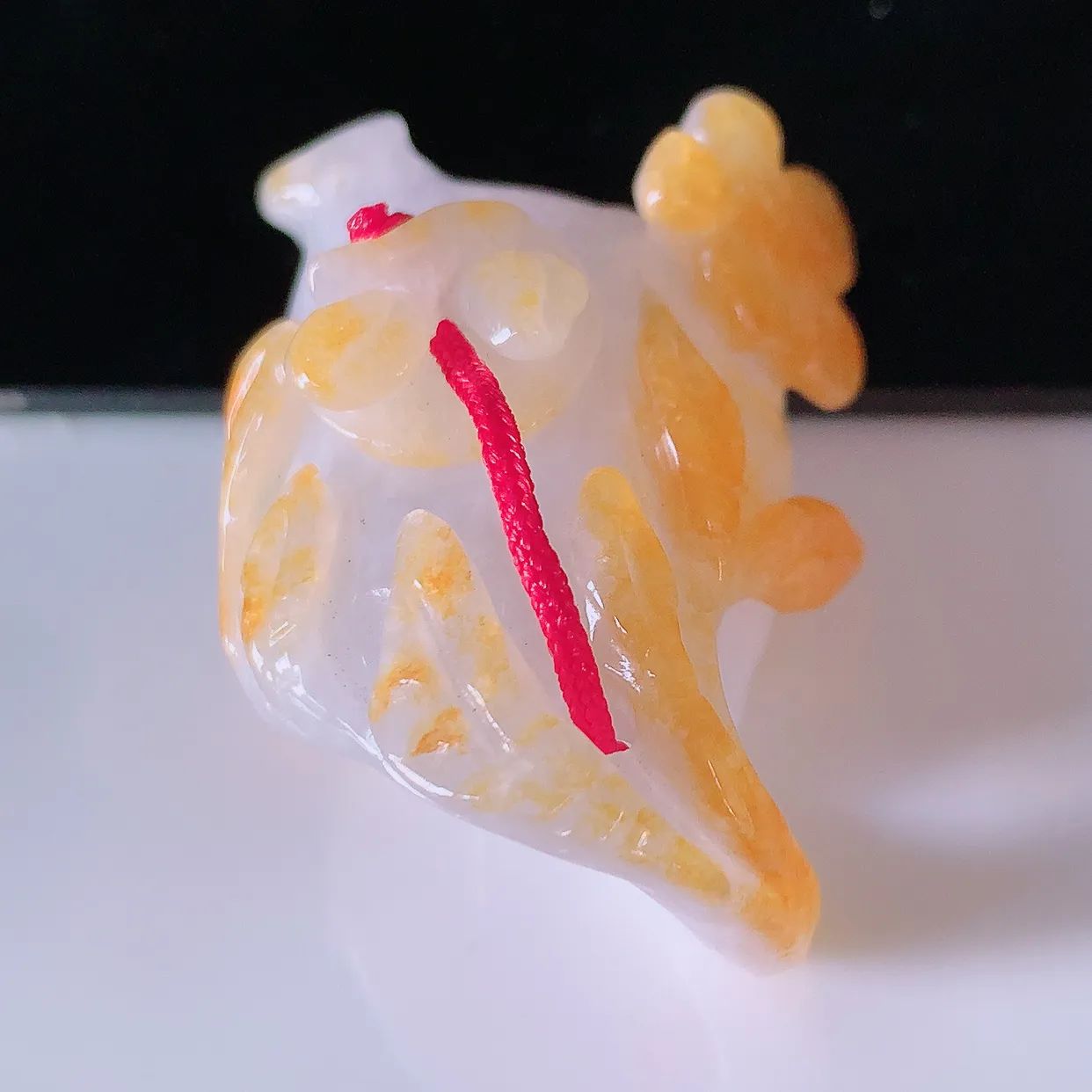 自然光实拍，水润黄翡双彩翡翠茶壶，翠色灵动，玉质细腻，颜色漂亮，品相佳#01.10