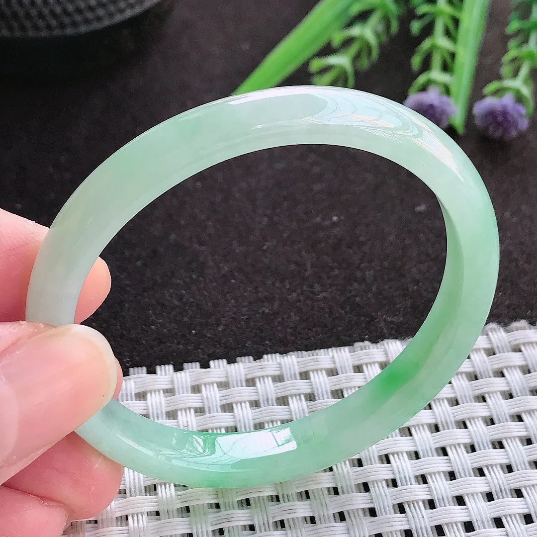 实拍翡翠A货49.5/45.8/8.2/5.8小圈口老坑冰胶飘阳绿贵妃手镯翡翠玉镯女款百搭
