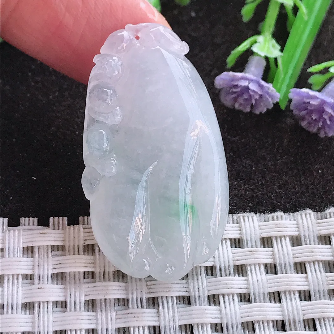 实拍A货翡翠35.7/20.2/5.8老坑秀气温润佛手瓜福瓜吊坠翡翠挂件