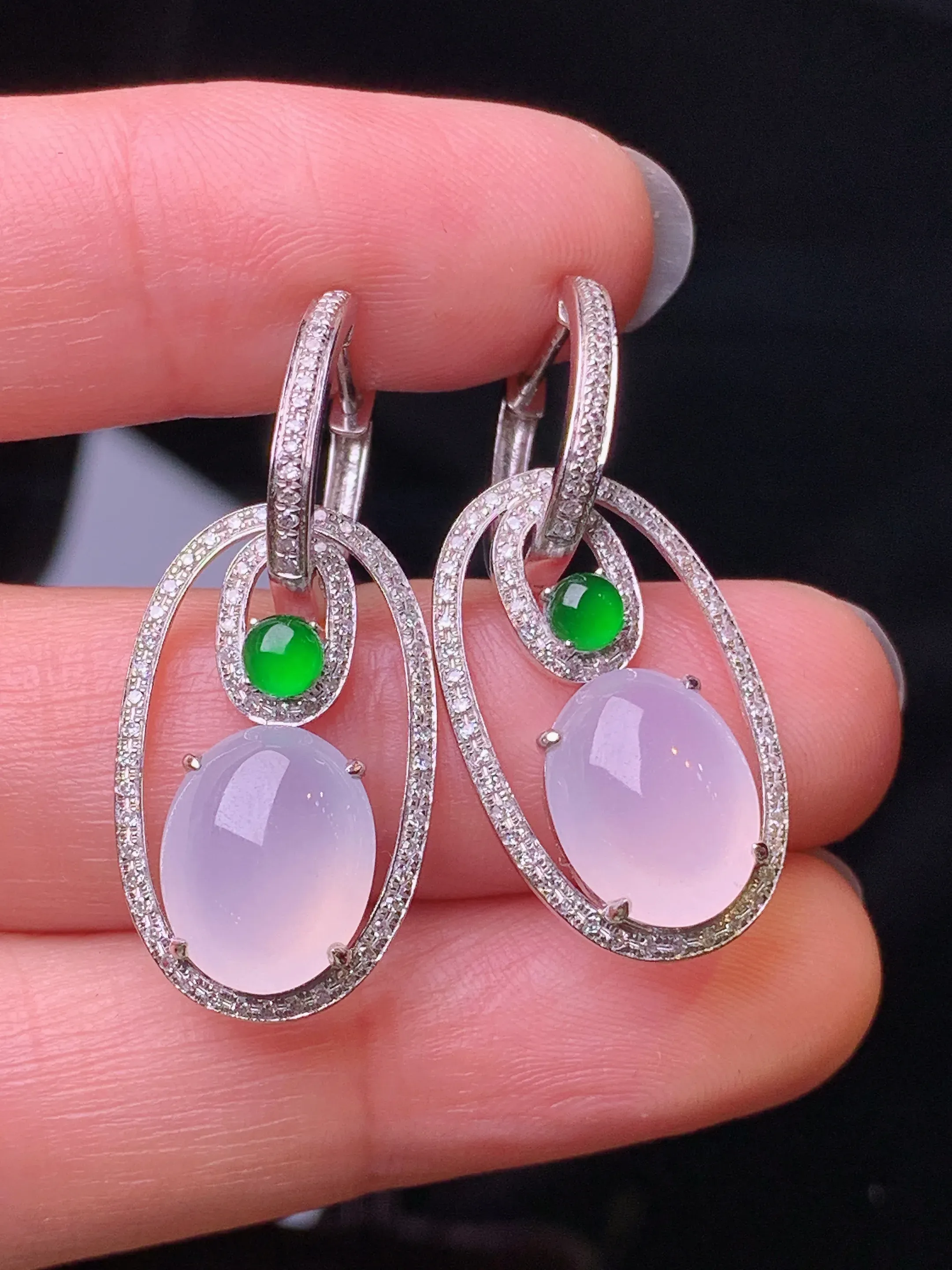 18k金钻镶嵌冰种蛋面耳坠吊坠两用款 玉质细腻 色泽艳丽清新 整体尺寸22.2*13.6*5.2