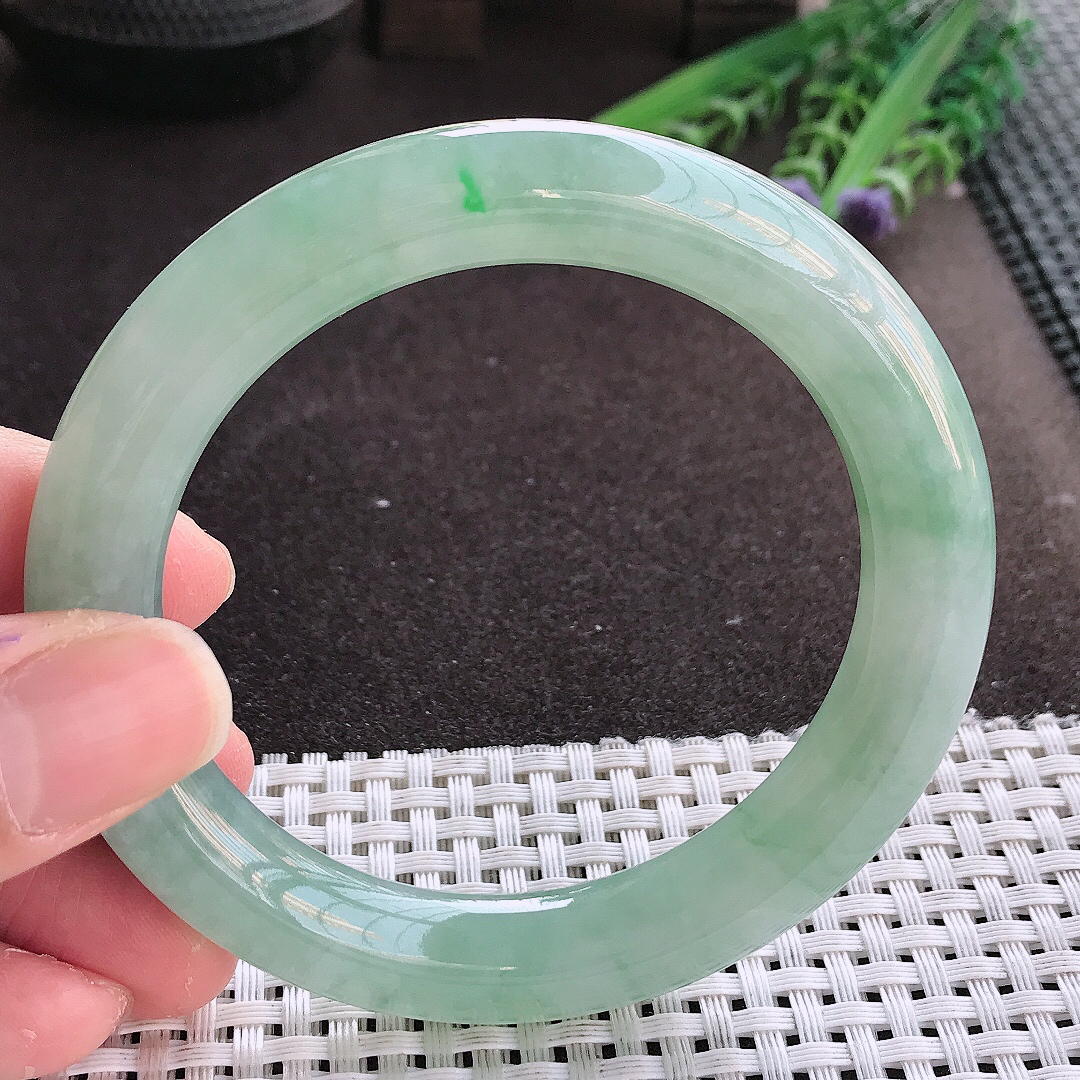 实拍翡翠A货57.5/11老坑冰润起胶冰晴飘绿圆条手镯翡翠玉镯女款百搭