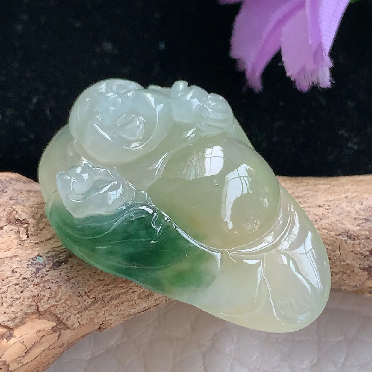 lz实拍29.2*19.6*7.5缅甸翡翠巧雕黄翡逍遥佛公吊坠 站佛布袋佛玉坠