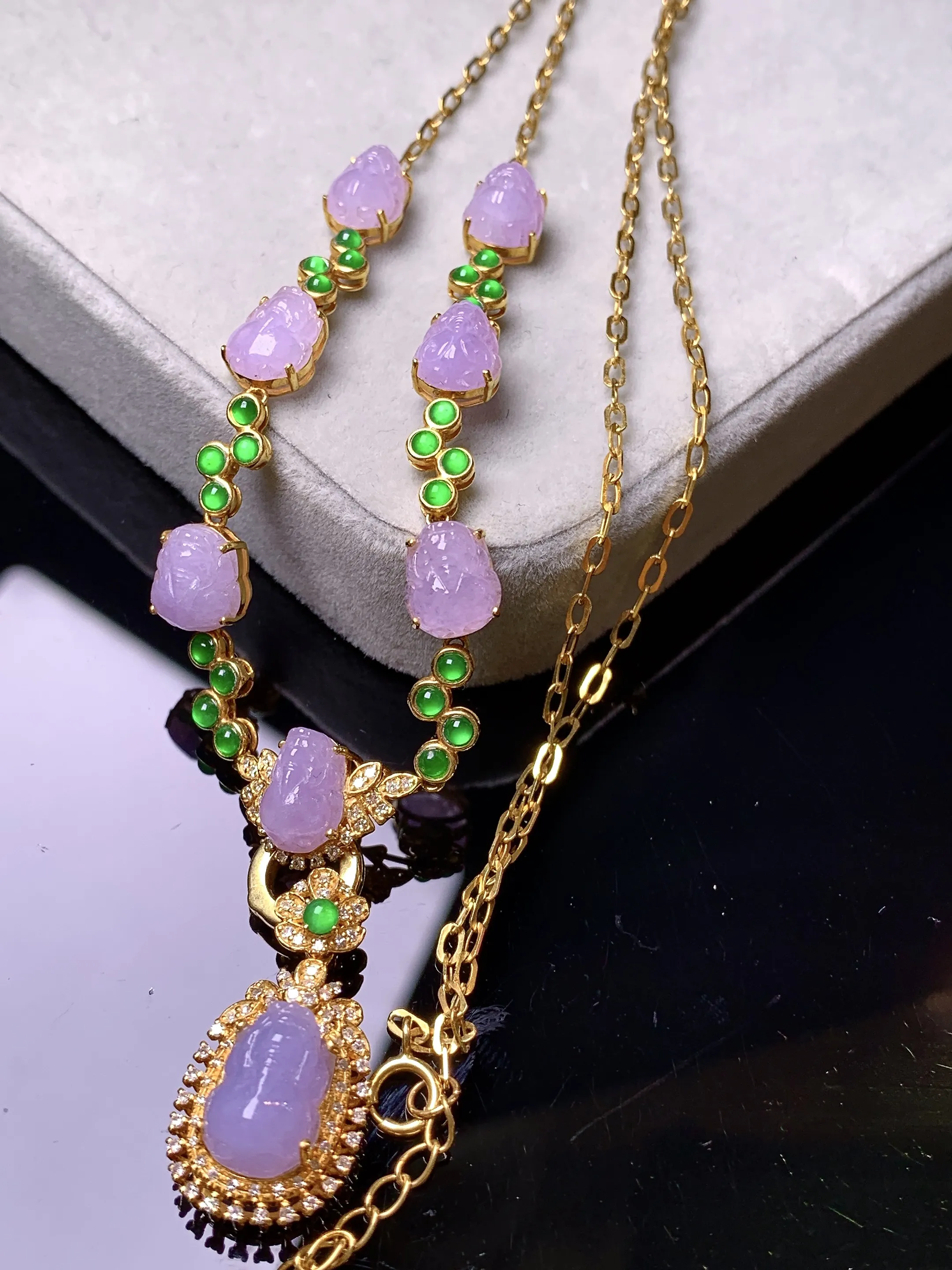 18k金钻镶嵌紫罗兰貔貅多用吊坠项链 玉质细腻 色泽艳丽清新 整体尺寸23.5*11.8*8.3