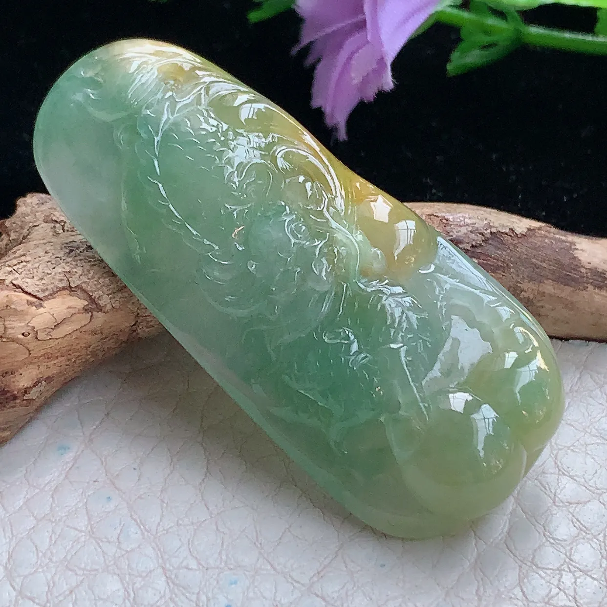 lz实拍51.8*24*7.8缅甸翡翠精雕黄加绿生肖虎吊坠如虎添翼玉坠