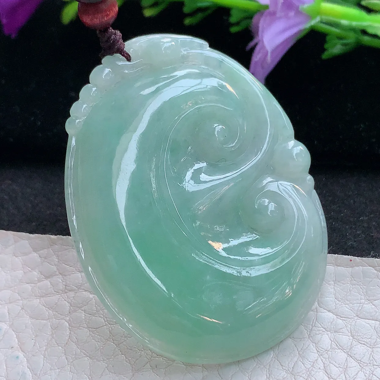 zen实拍55*42.8*6.5天然缅甸翡翠淡绿大如意吊坠 吉祥如意毛衣坠