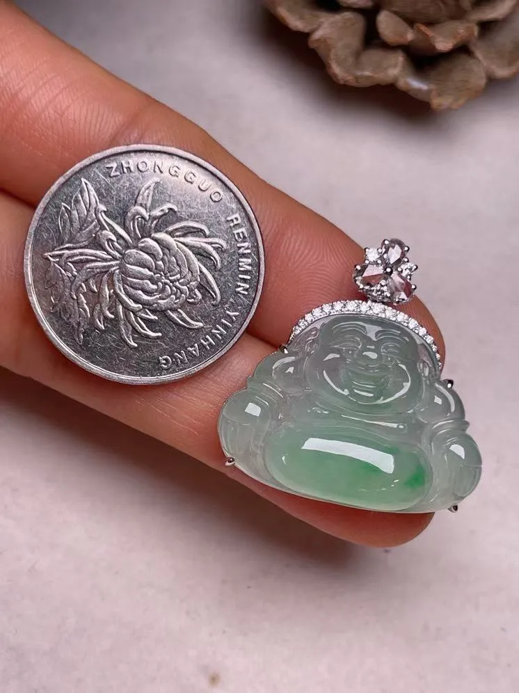 冰种飘绿佛公吊坠、真金真钻镶嵌，种水好，玉质细腻 .裸石尺寸 27.2*19.5