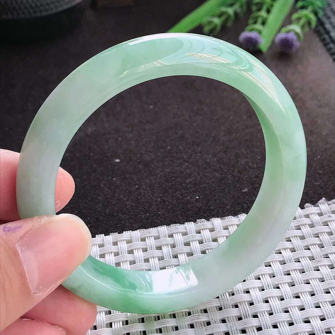 实拍翡翠A货56/12.3/8.4老坑冰润飘绿手镯翡翠玉镯女款百搭