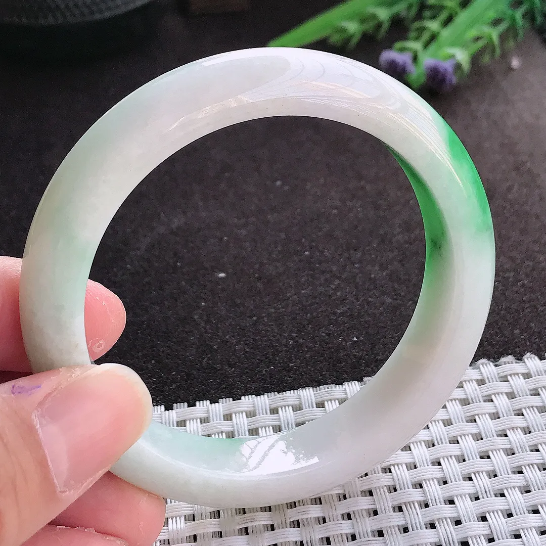 实拍翡翠A货56/13/8.8老坑精美飘阳绿手镯宽边玉镯女款手环