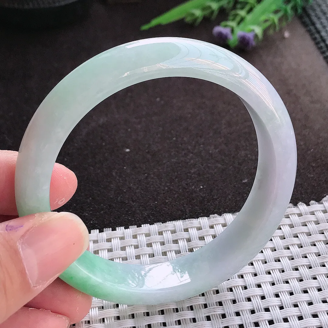 实拍翡翠A货58.5/13.3/8老坑秀气温润飘绿手镯翡翠玉镯女款百搭