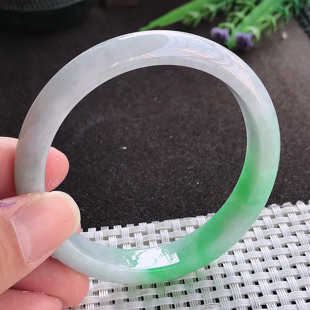 实拍翡翠A货58/11.7/7.5老坑精美飘阳绿手镯宽边玉镯女款百搭