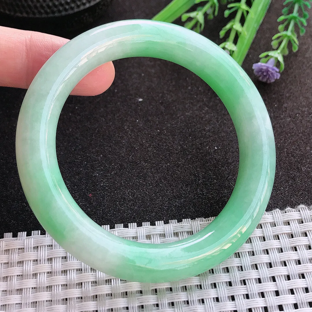 实拍翡翠A货54.5/11.2/10.3老坑油润果绿色圆条手镯翡翠玉镯女款百搭