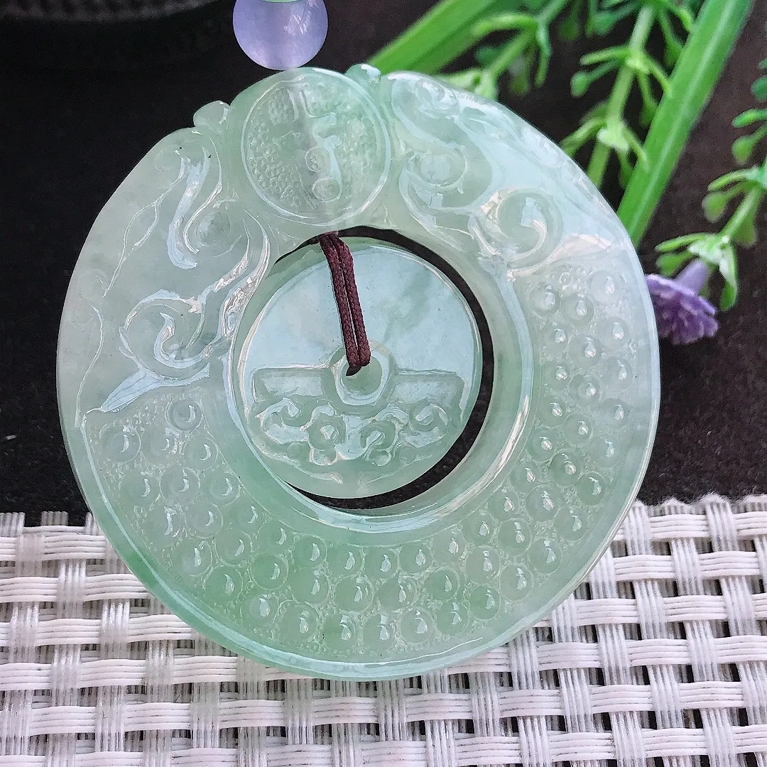 实拍A货翡翠53.8/6.6老坑冰胶水灵冰晴甜绿仿古平安扣吊坠翡翠挂件