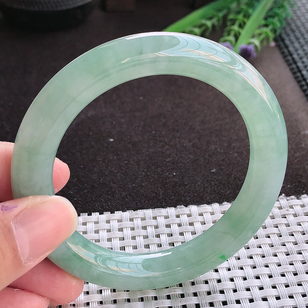 实拍翡翠A货57.5/11老坑冰润起胶冰晴飘绿圆条手镯翡翠玉镯女款百搭
