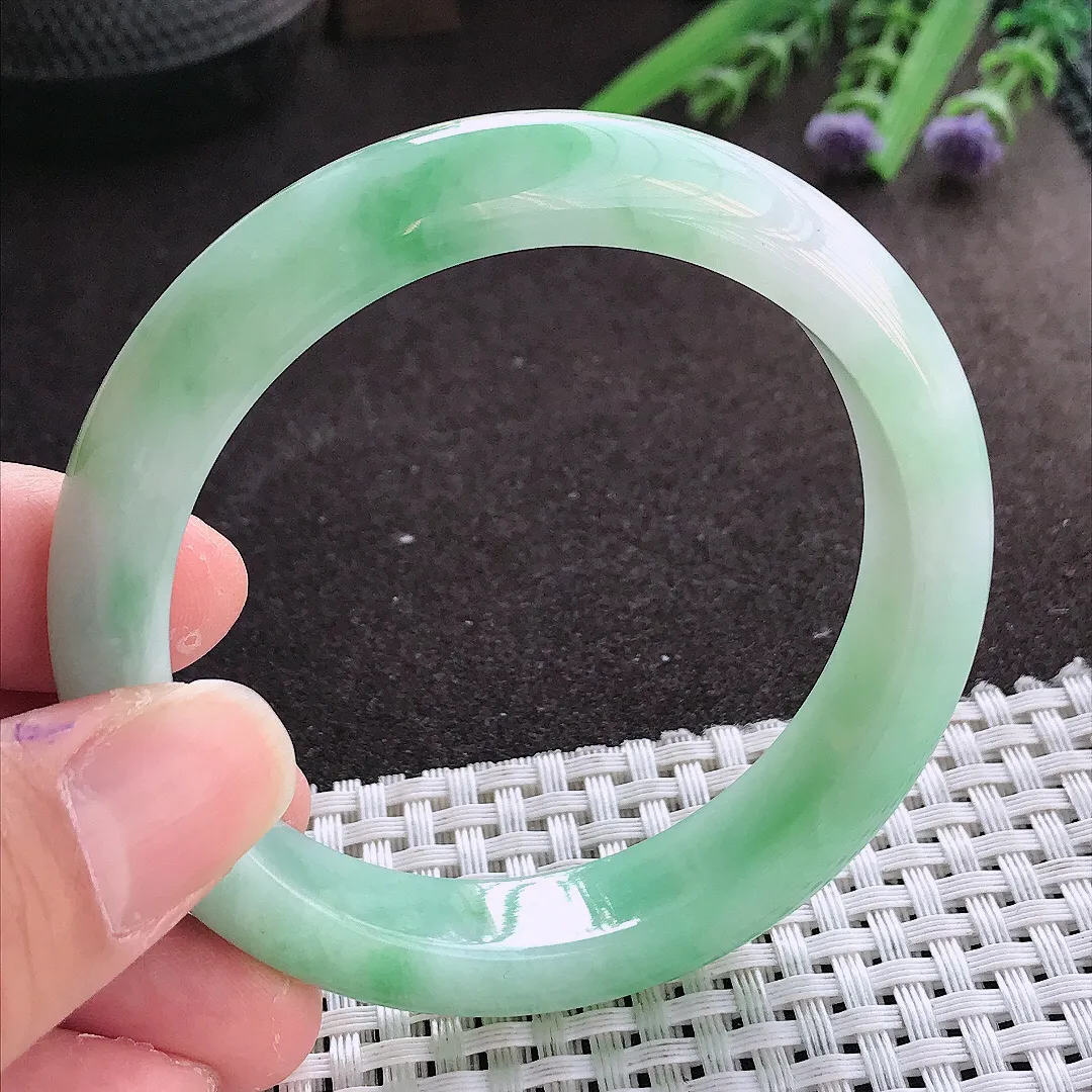 实拍翡翠A货56/12.3/8.4老坑冰润飘绿手镯翡翠玉镯女款百搭