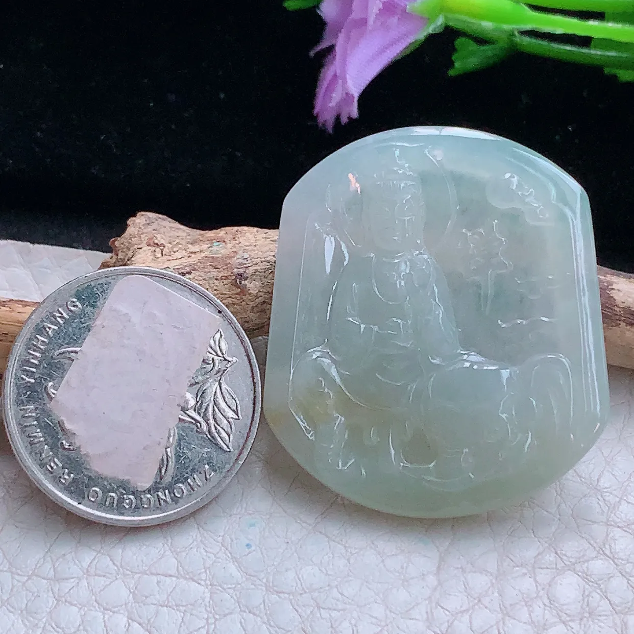 kh实拍38.6*33.5*4.4缅甸翡翠俏色普贤观音菩萨吊坠，守护神