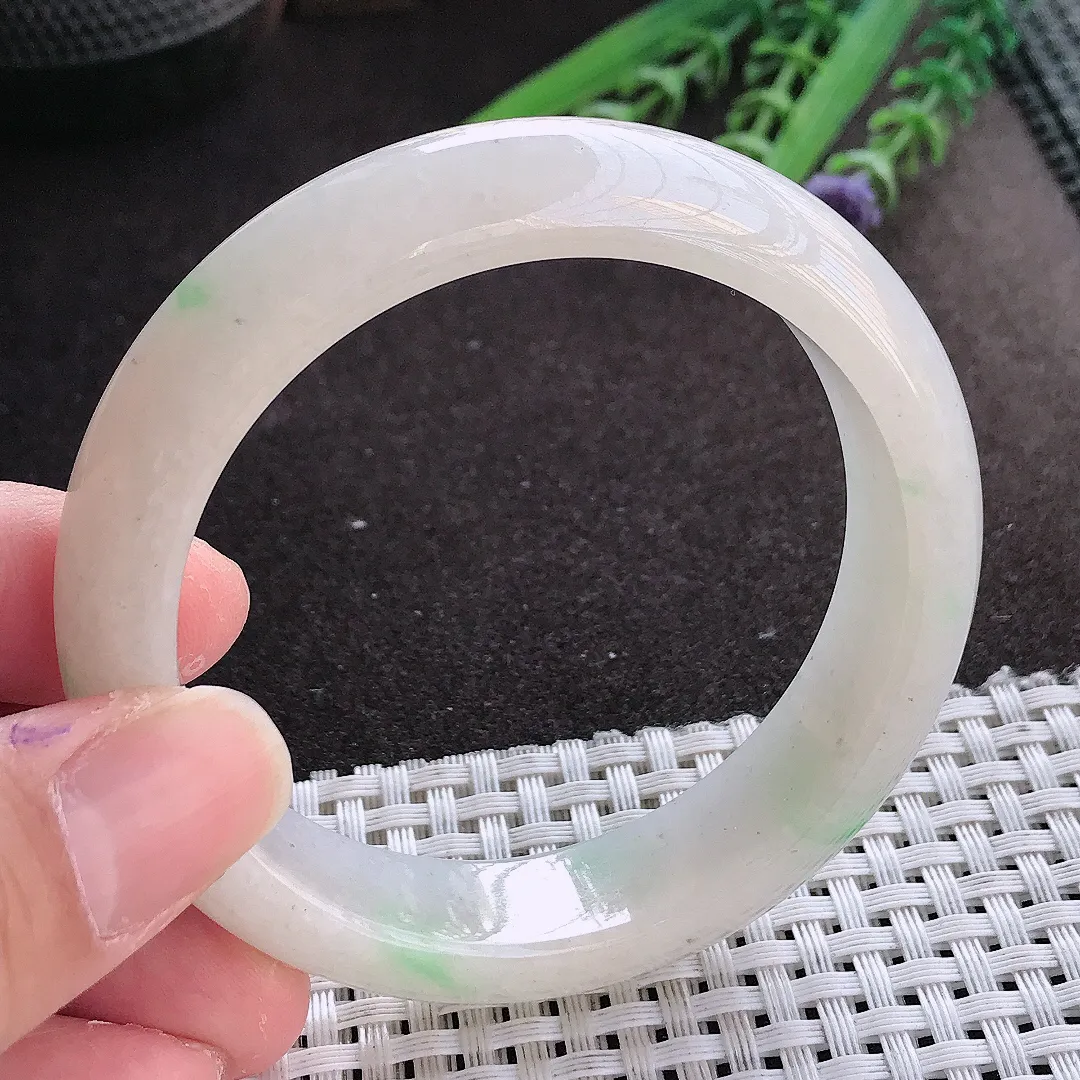 实拍翡翠A货55.5/14.2/8.3老坑精美温润飘绿手镯翡翠玉镯女款百搭