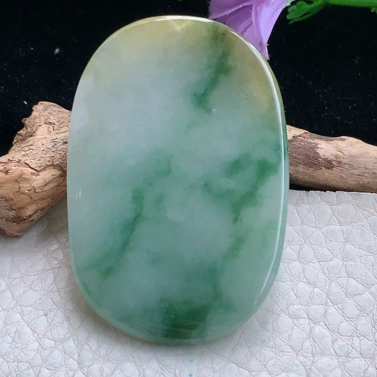 lz实拍55.5*36.2*5缅甸翡翠精雕三彩御龙观音吊坠 黄加绿自在菩萨玉坠