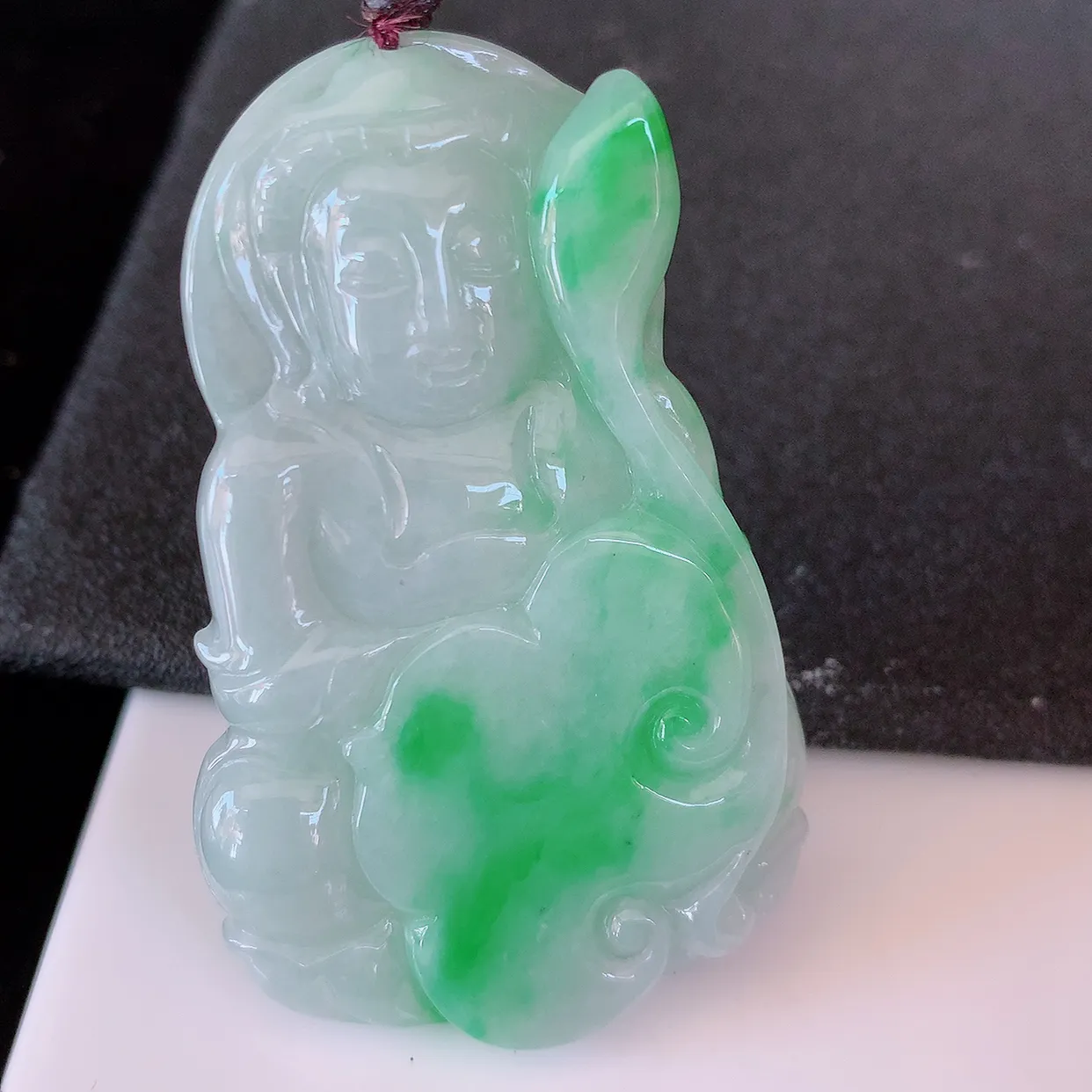 自然光实拍，冰润飘绿翡翠保平安观音菩萨吊坠，玉质莹润，佩戴佳品，#46.7