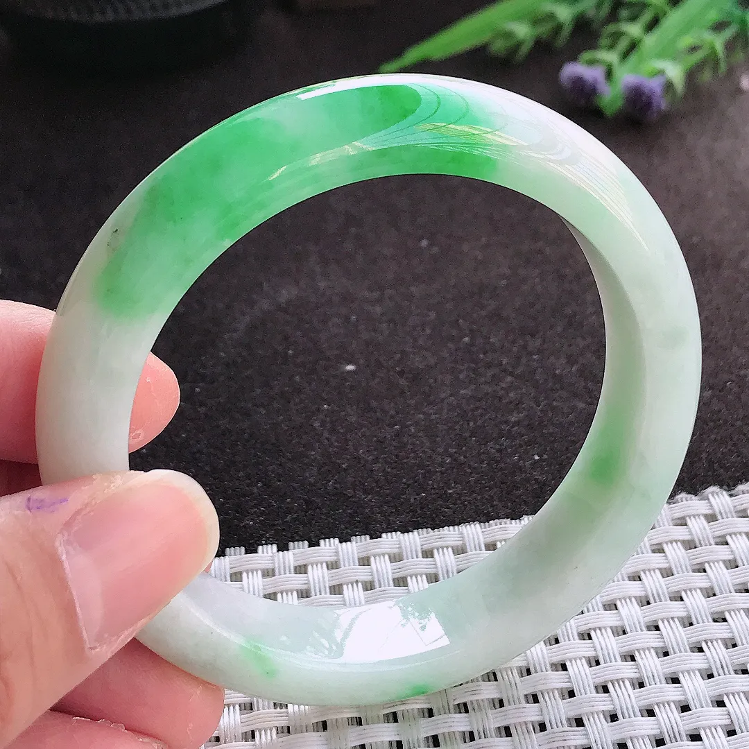 实拍翡翠A货56/13/8.8老坑精美飘阳绿手镯宽边玉镯女款手环