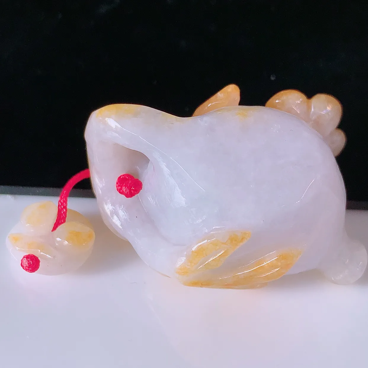 自然光实拍，水润黄翡双彩翡翠茶壶，翠色灵动，玉质细腻，颜色漂亮，品相佳#01.10