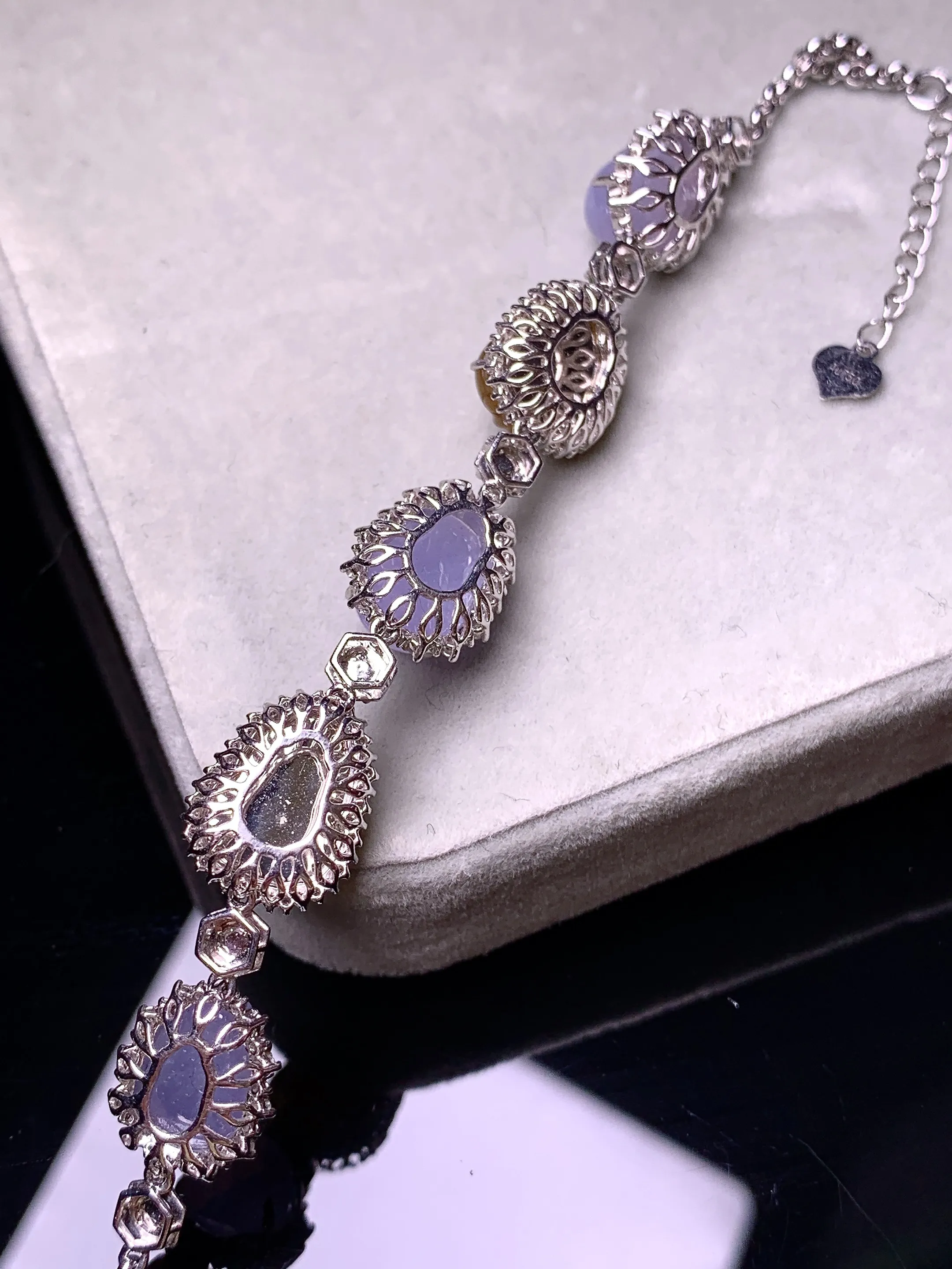 18k金钻镶嵌紫黄翡貔貅手链 玉质细腻 色泽艳丽清新 整体尺寸10*8.8*3