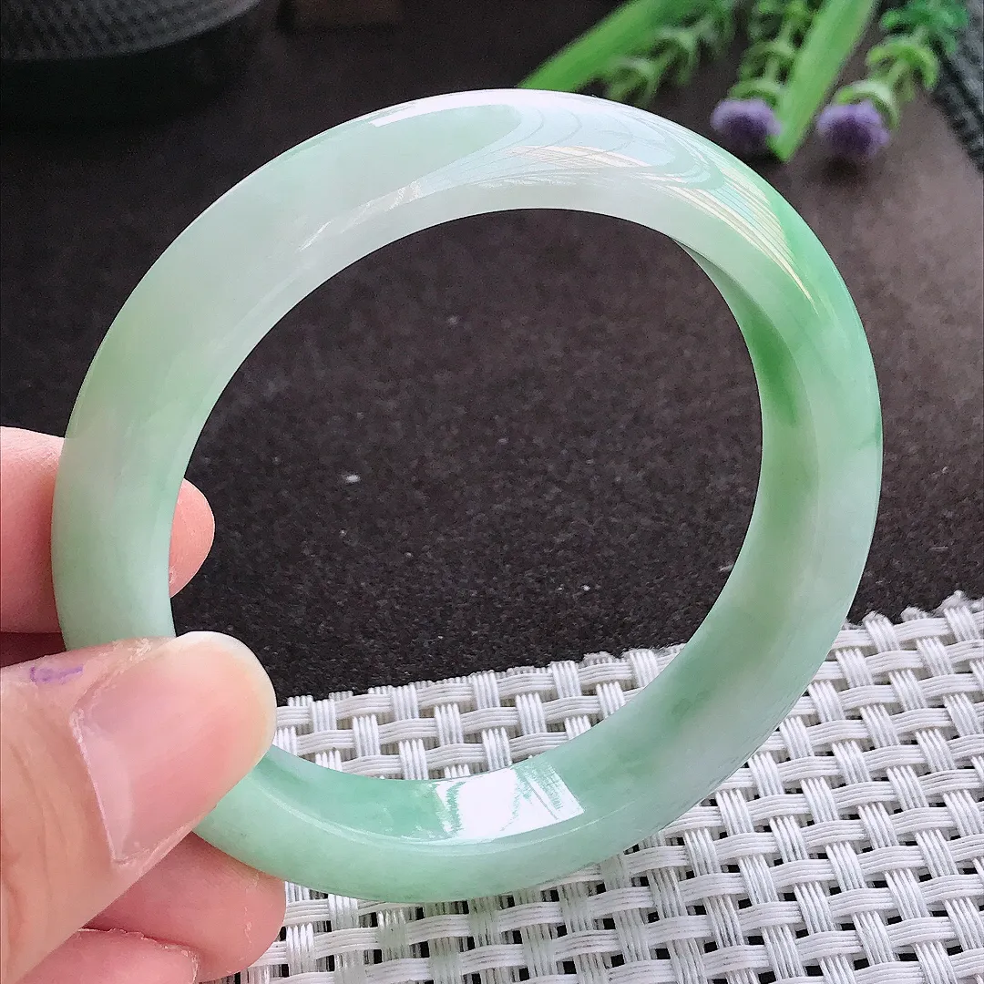 实拍翡翠A货56/12.3/8.4老坑冰润飘绿手镯翡翠玉镯女款百搭